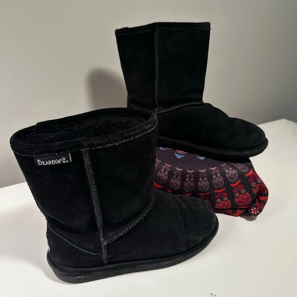 Bearpaw Youth Black Suede Shearling Boots (Size 3Y)
